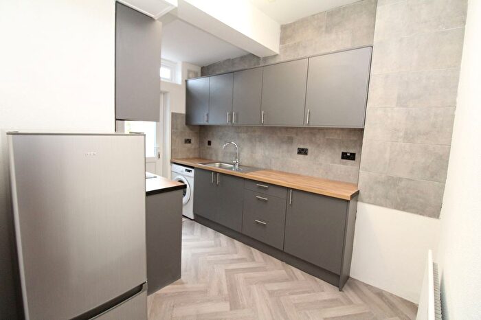 2 Bedroom Flat To Rent In Plumstead Common Road, Plumstead, SE18