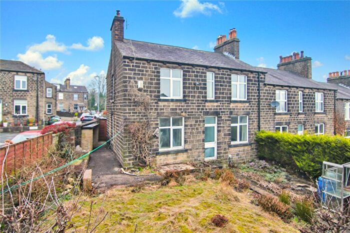 4 Bedroom End Of Terrace House For Sale In East View, Cross Hills, BD20