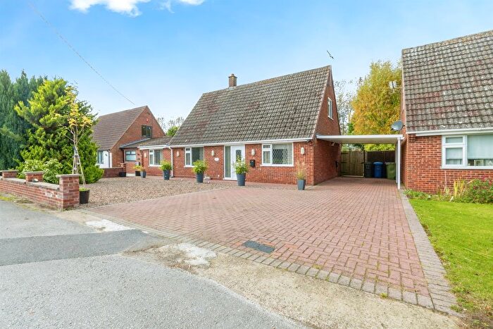 4 Bedroom Detached House For Sale In Park Farm Cottages, Kettlethorpe, Lincoln, LN1