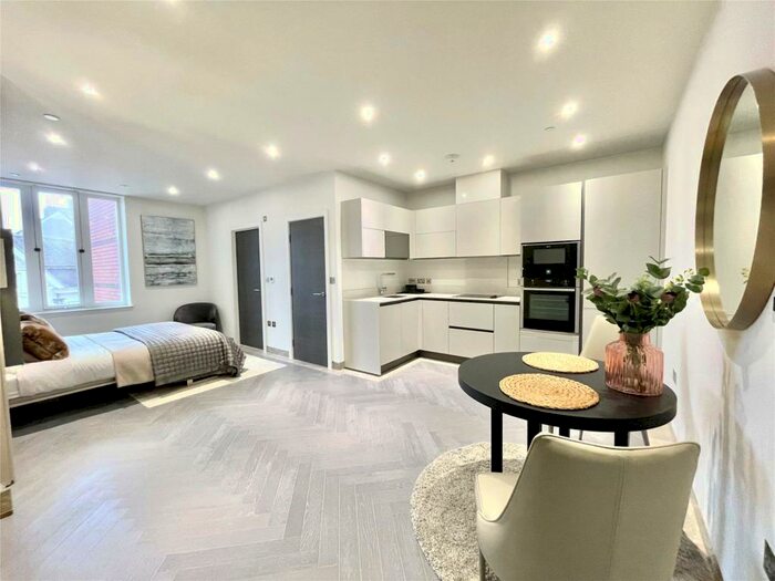 Studio To Rent In Duke Street, Reading, Berkshire, RG1