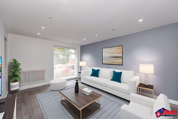 2 Bedroom Flat To Rent In Fell Close, Washington, NE37