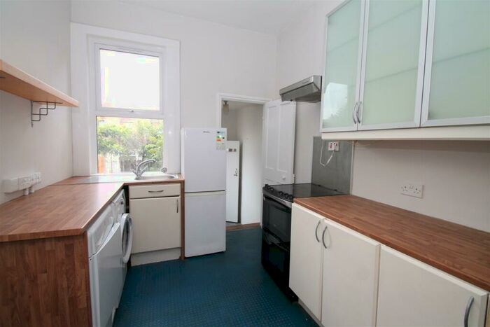 1 Bedroom Flat To Rent In Tottenhall Road, Palmers Green, London, N13