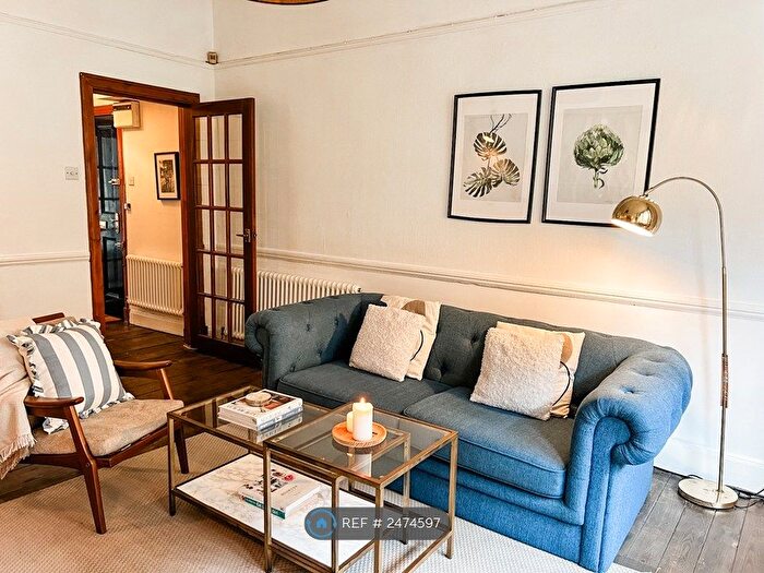 1 Bedroom Flat To Rent In Crathie Drive, Glasgow, G11