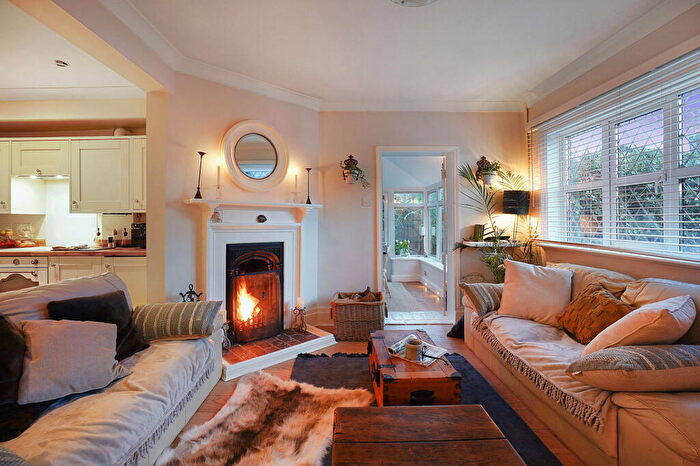 3 Bedroom Semi Detached House For Sale In The Street, Mereworth, Maidstone, ME18