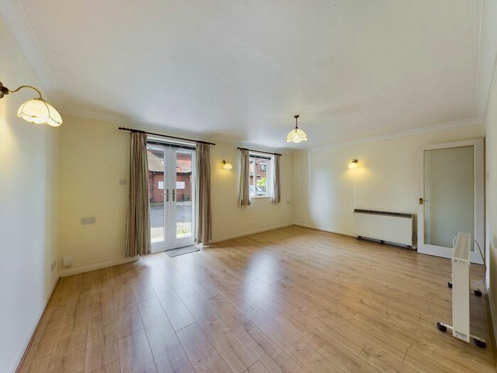 1 Bedroom Flat To Rent In Claremont, Whaddon Road, Cheltenham, GL52