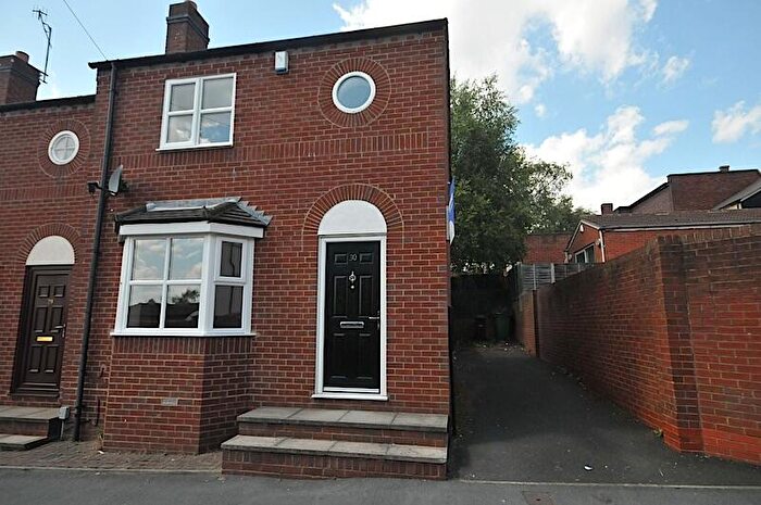 2 Bedroom Semi Detached House To Rent In Quarry Bank - Chapel Street, DY5