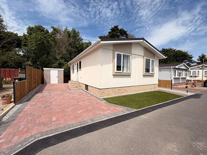2 Bedroom Park Home For Sale In New Road, Bournemouth, BH10
