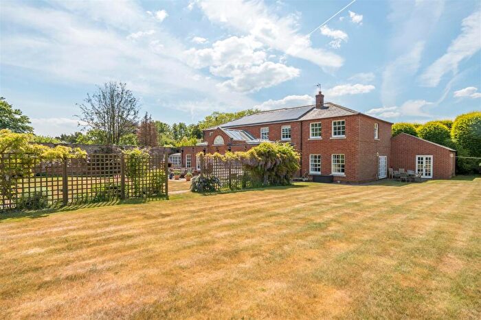 7 Bedroom Detached House For Sale In Hook Park Road, Warsash, SO31