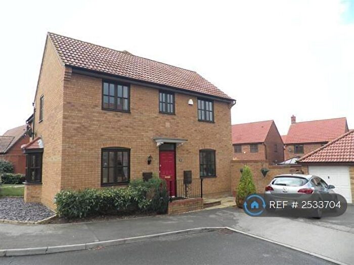 3 Bedroom Semi-Detached House To Rent In Abbotsbury, Milton Keynes, MK4