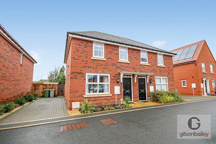 3 Bedroom Semi Detached House For Sale In Chestnut Drive, Horsford, NR10