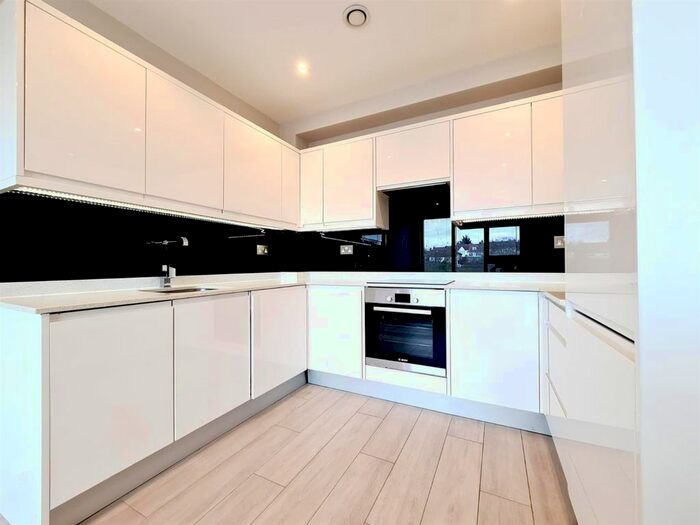 2 Bedroom Flat To Rent In High Road, Wembley, HA9