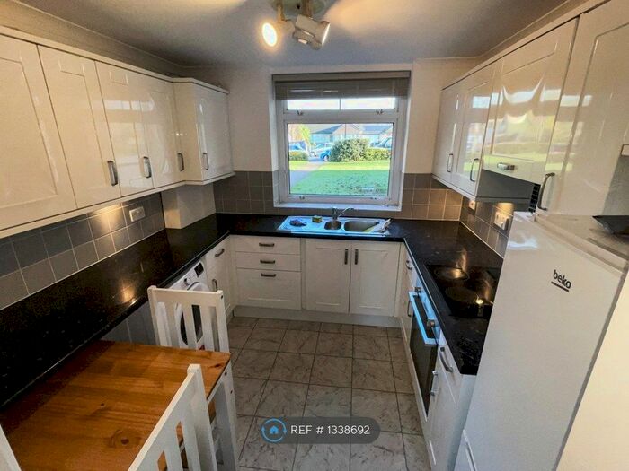 2 Bedroom Flat To Rent In Kenley House, Croydon, CR0