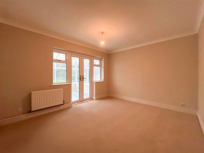2 Bedroom Detached Bungalow For Sale In Highfield Rise, Althorne, Chelmsford, CM3