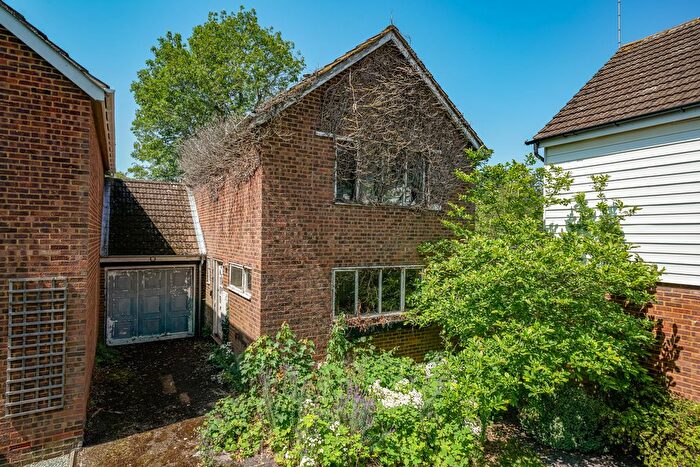 3 Bedroom Link Detached House For Sale In Wrights Orchard, Aston, SG2