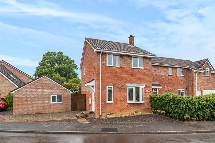 3 Bedroom Semi-Detached House For Sale In Danes Close, Chippenham, SN15