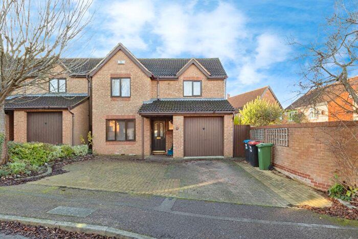 3 Bedroom Detached House For Sale In Minerva Gardens, Wavendon Gate, Milton Keynes, MK7