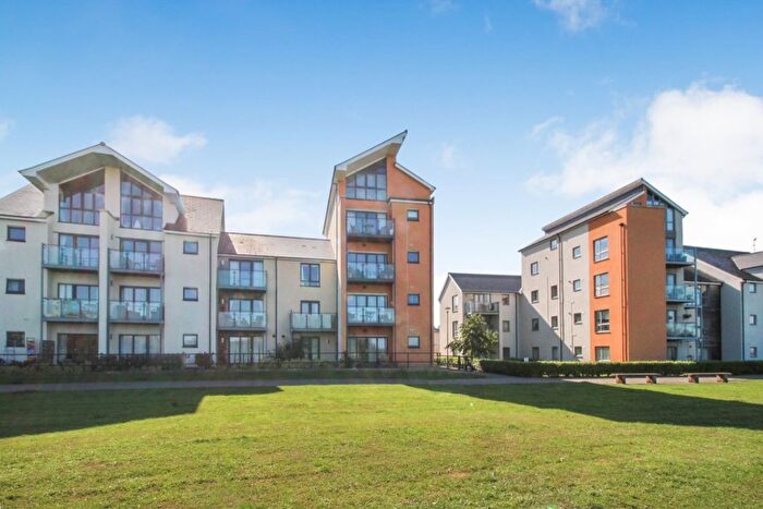 2 Bedroom Flat For Sale In Kingfisher Road, Portishead, Bristol, BS20