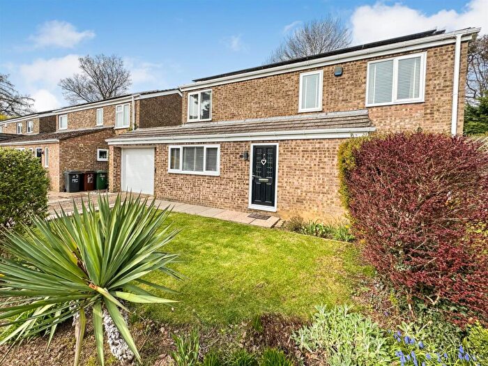 3 Bedroom Link Detached House For Sale In Brisbane Gardens, Corby, NN18