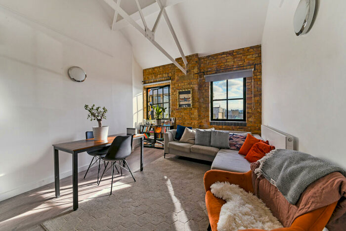 3 Bedroom Apartment To Rent In Springfield House, Dalston Junction London, E8