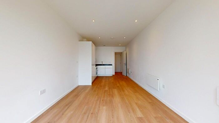 Studio To Rent In Selden Hill, Hemel Hempstead, HP2