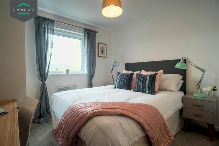 2 Bedroom Flat To Rent In Brookside Grange, Rochdale, OL16