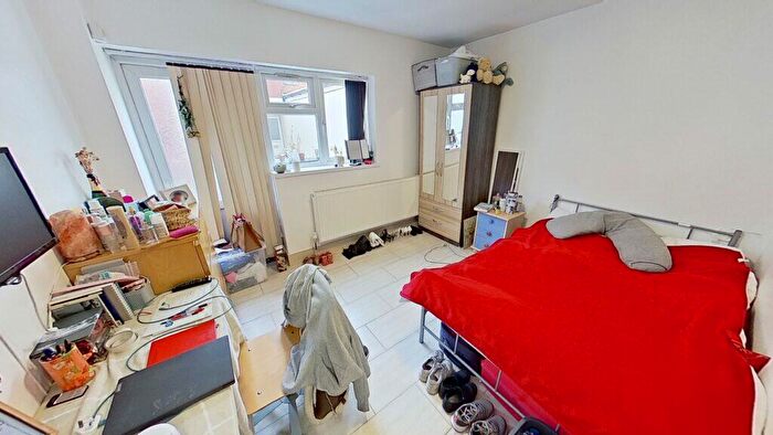 6 Bedroom House To Rent In B Dawlish Road, Selly Oak, Birmingham, B29