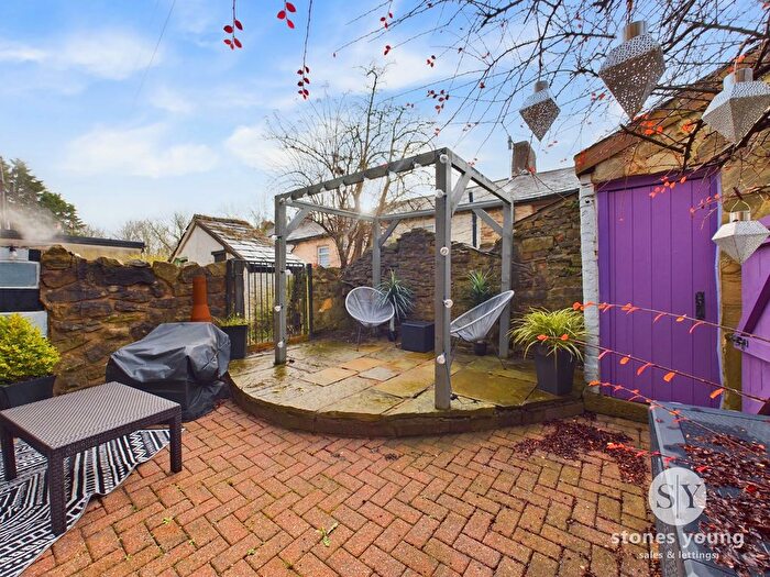 2 Bedroom Cottage For Sale In West View Place, Blackburn, BB2