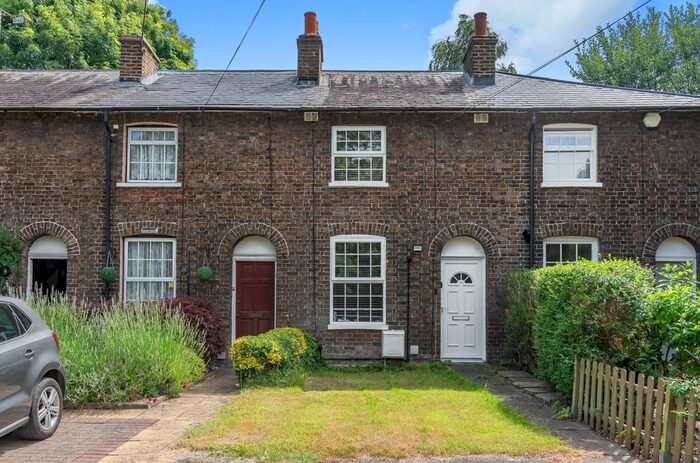 2 Bedroom Cottage To Rent In High Street, St. Mary Cray, Orpington, BR5