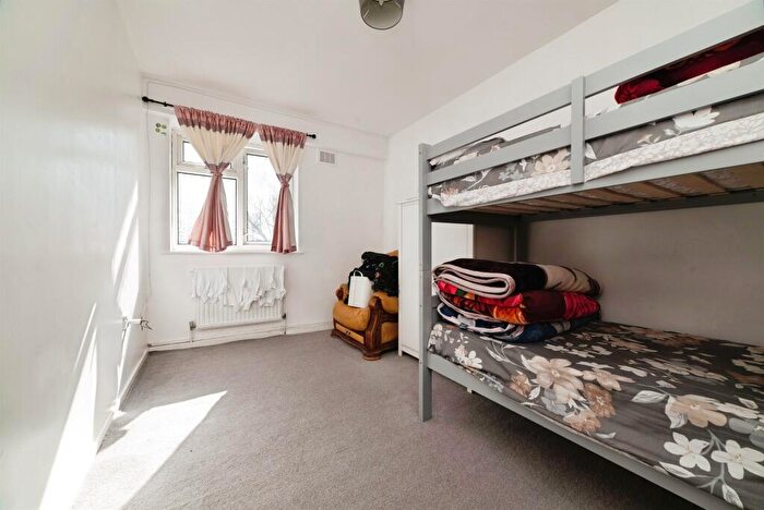 3 Bedroom Flat For Sale In Porter Street, Hull, HU1