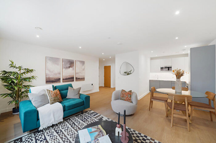 1 Bedroom Apartment To Rent In Guild Point, B5