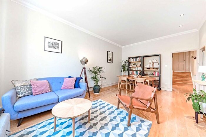 2 Bedroom Flat To Rent In St. Georges Square, London, SW1V