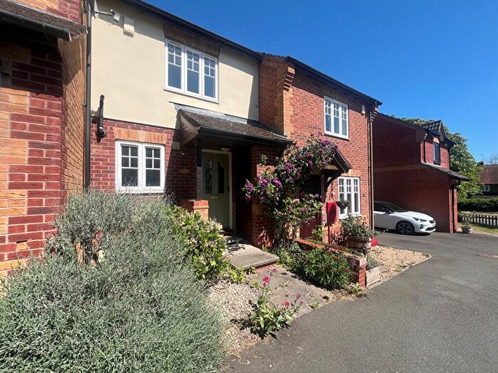 2 Bedroom House To Rent In Low Field Lane, Redditch, B97