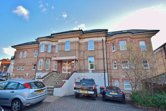 2 Bedroom Flat To Rent In Bournemouth, BH1