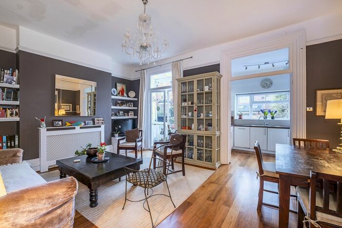 1 Bedroom Flat To Rent In Onslow Road, Richmond, TW10