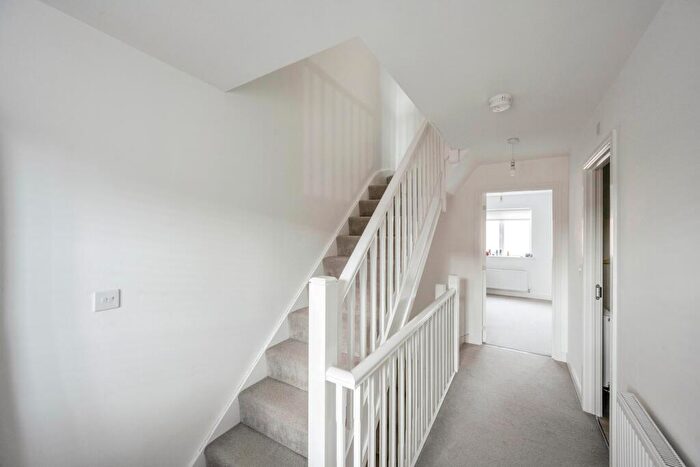 4 Bedroom Semi-Detached House To Rent In Heatherfields Crescent, Rossington, DN11