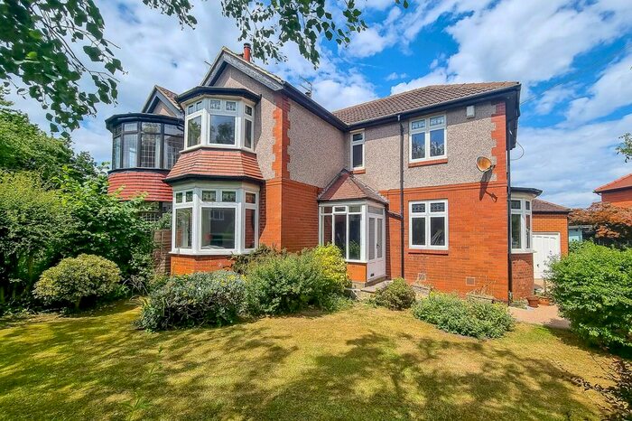 4 Bedroom Semi-Detached House To Rent In Almsford Avenue, Harrogate, HG2