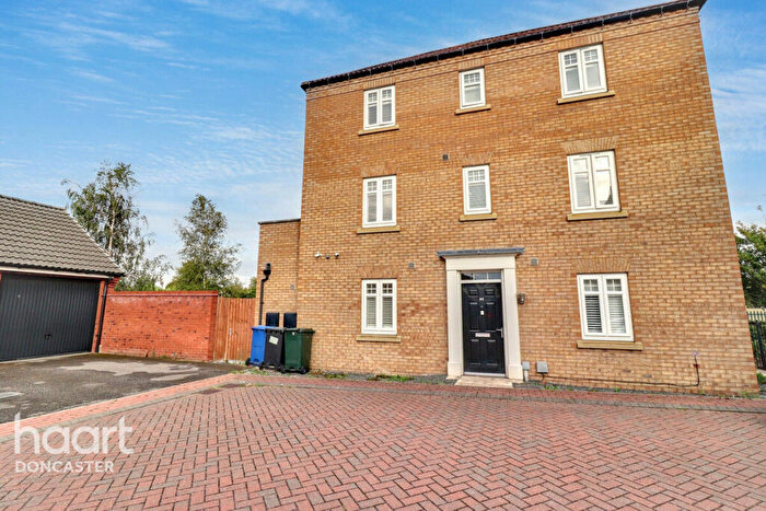 4 Bedroom Semi-Detached House For Sale In Derwent Drive, Doncaster, DN4