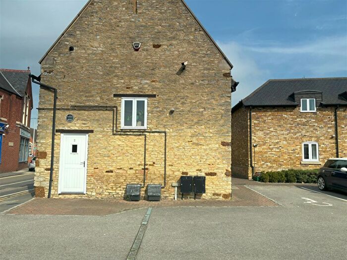 2 Bedroom Property To Rent In Westfield Mews, Higham Ferrers, Rushden, NN10