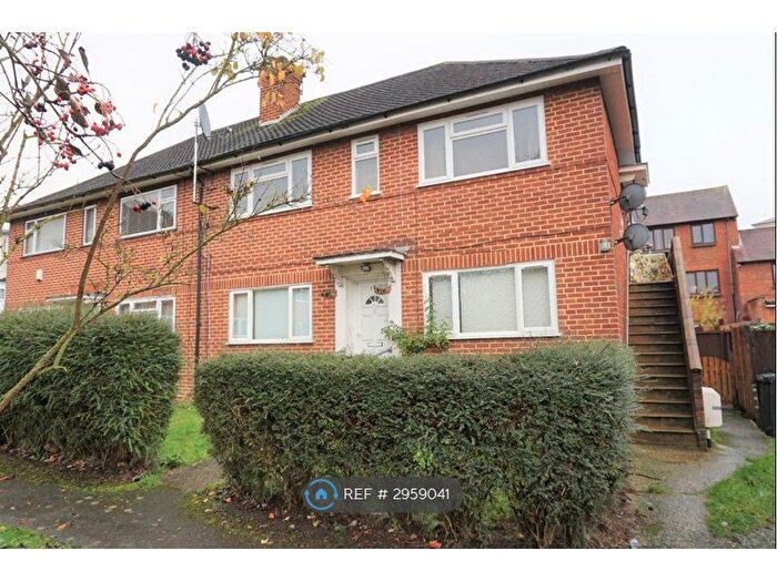 2 Bedroom Flat To Rent In Chalvey Gardens, Slough, SL1