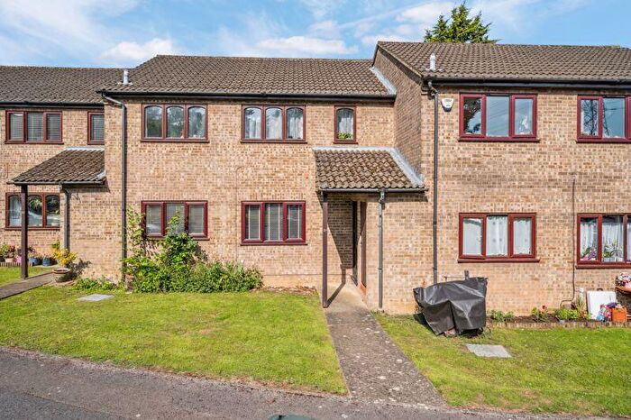 2 Bedroom Flat For Sale In Birinus Close, High Wycombe, HP12
