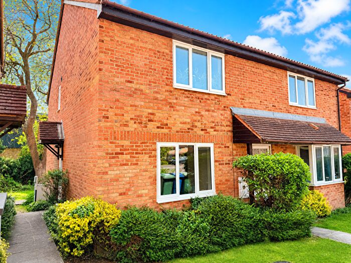1 Bedroom Flat To Rent In Moor Pond Close, Bicester, OX26