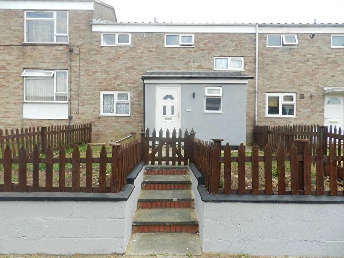 2 Bedroom House To Rent In Southbrook, NN11