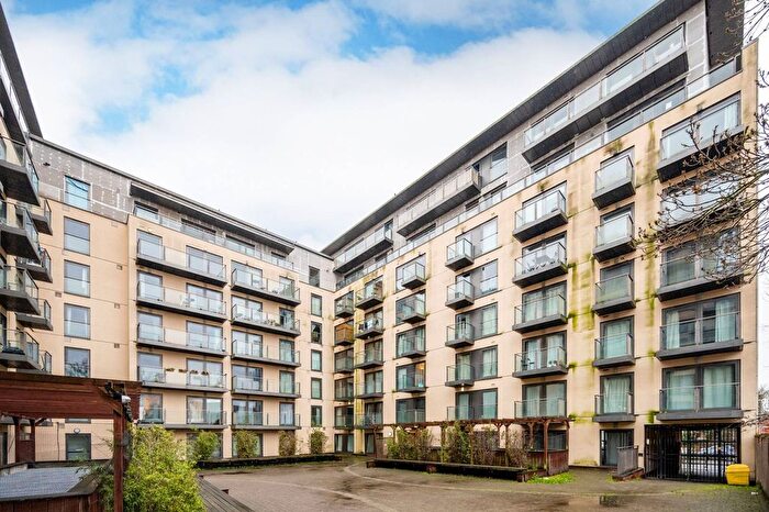 2 Bedroom Flat To Rent In High Street, Slough, SL1