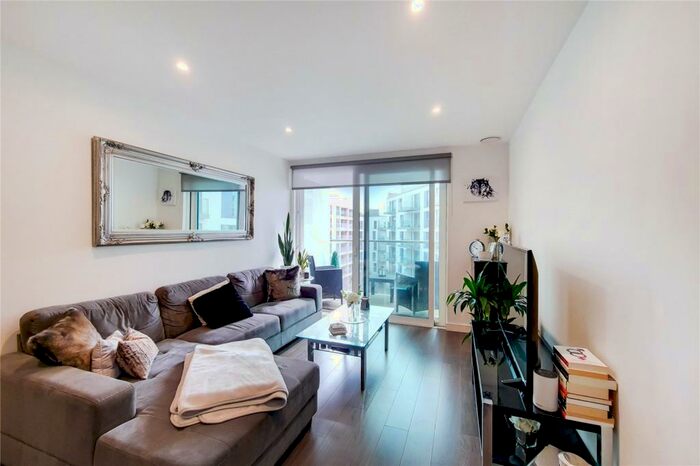 2 Bedroom Apartment To Rent In Saffron Central Square, Croydon, CR0