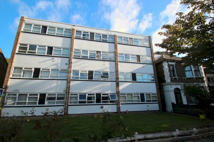 2 Bedroom Apartment To Rent In Reed Mansions, Cambridge Road, Wanstead, E11