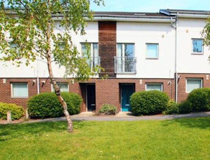 3 Bedroom Town House For Sale In Ashburnham Way, Liverpool, L3