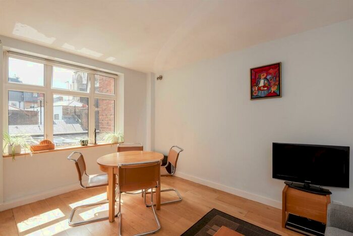 1 Bedroom Apartment To Rent In Cliffords Inn, Fetter Lane, London, EC4A