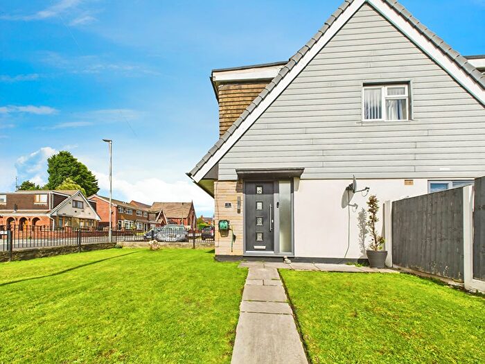 3 Bedroom Semi-Detached House For Sale In Ranmore Avenue, Wigan, WN4