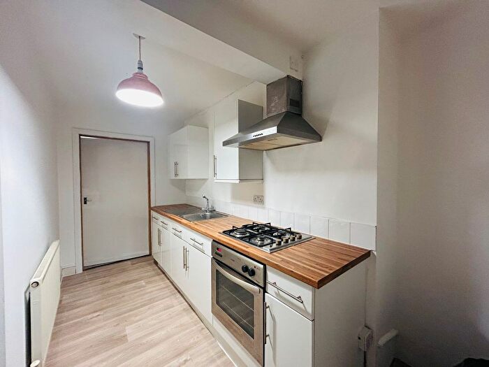 1 Bedroom Flat To Rent In Lower Fore Street, Saltash, PL12