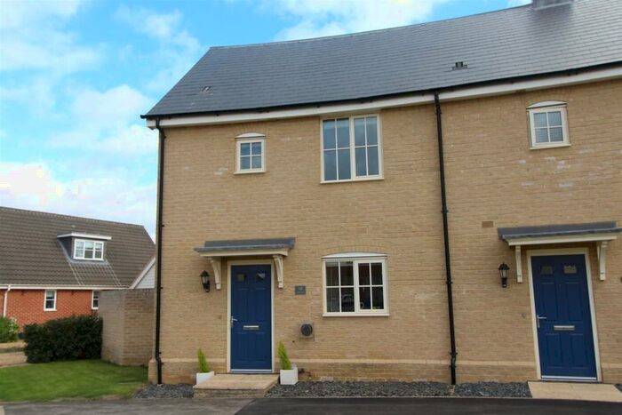 3 Bedroom End Of Terrace House For Sale In Simpson Way, Barrow, IP29